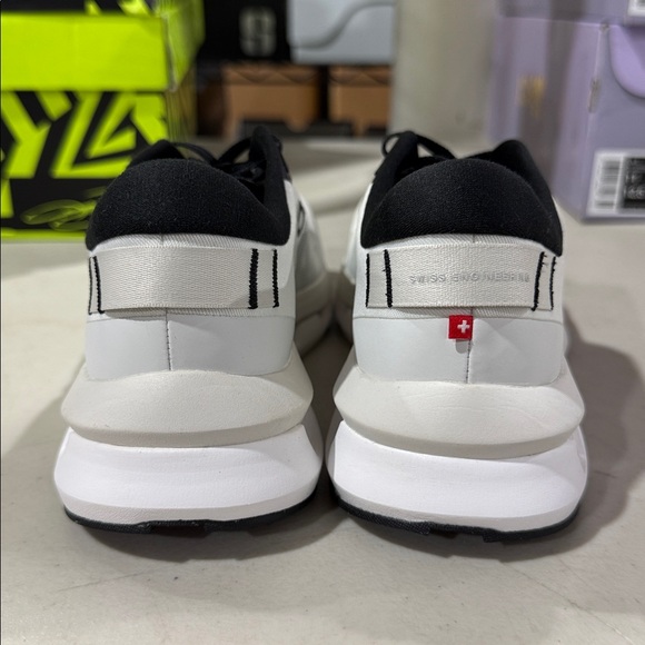 On Running Women’s Size 7 Black and White Sneakers - Picture 4 of 5